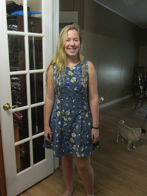 McCall 6924 Blue Floral Dress www.sewplus.blogspot.com