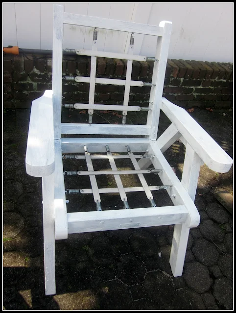 painting a redwood chair with white paint