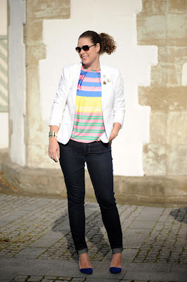 http://seaofteal.blogspot.de/2015/10/color-party-white-stripes.html