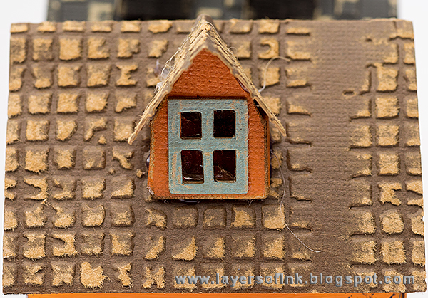 Layers of ink - Old Town Houses Tutorial by Anna-Karin, with Village Brownstone Tim Holtz Sizzix die