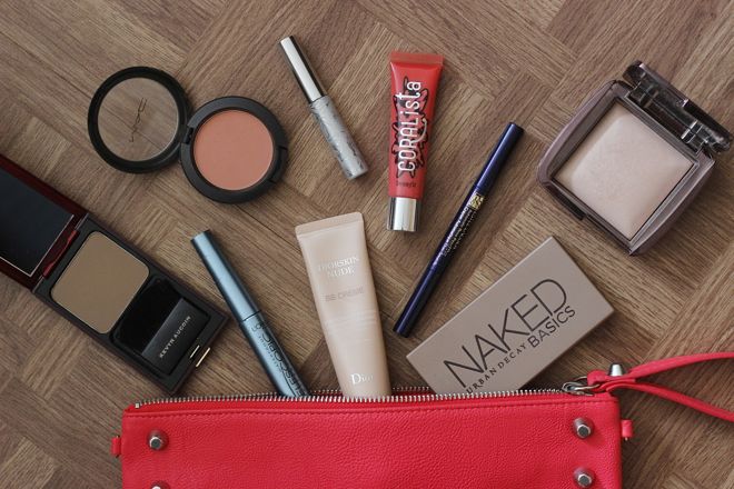Whats in My Makeup Bag - Beauty Blog