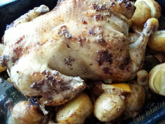 Roasted chicken with vegetable gravy by Laka kuharica: delightful way to prepare the whole chicken.