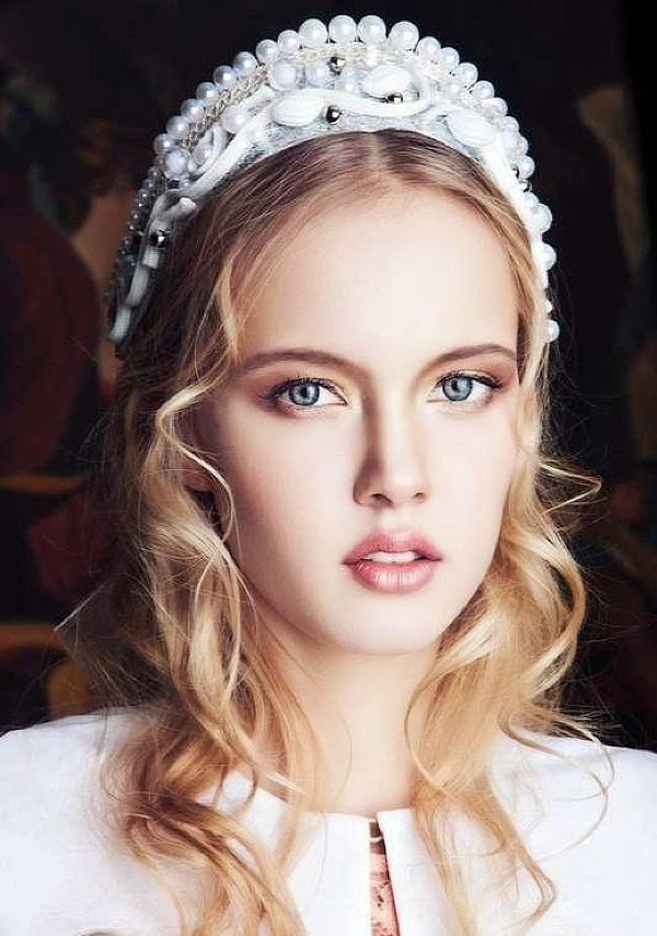Beauty russian women | Mujeres bellas en la calle