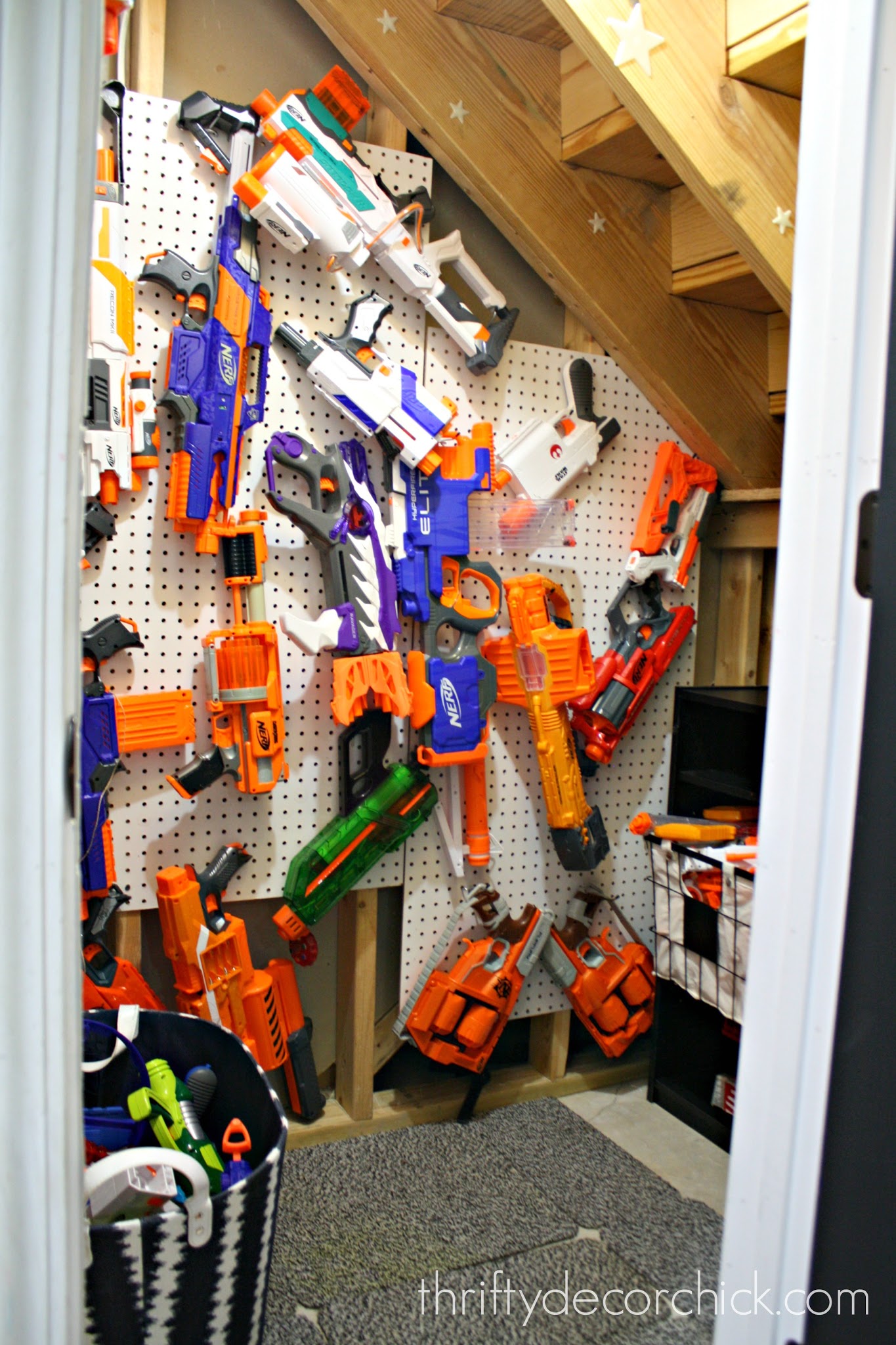 Easy DIY Nerf Gun Storage Solution Thrifty Decor Chick Thrifty DIY, Decor and Organizing