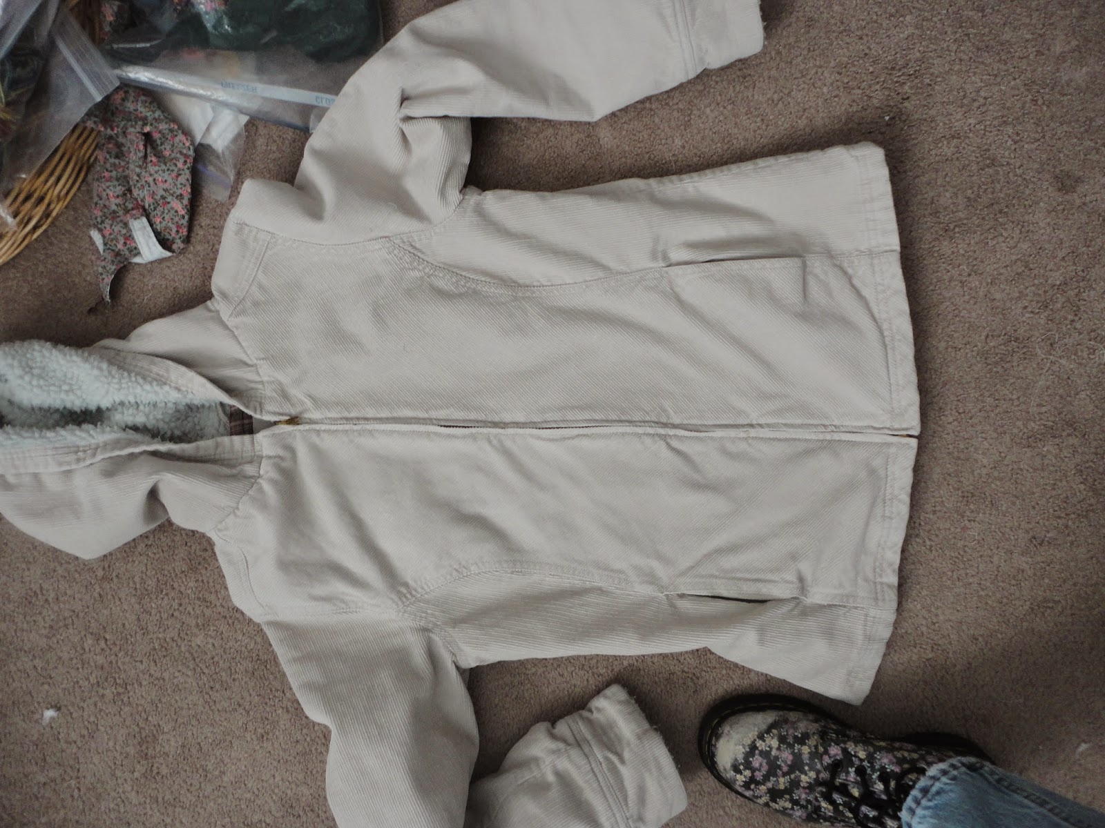 Don't just sit! Knit!! Broken Coat Zipper, Lost Gloves