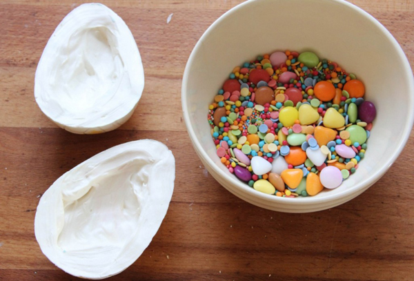 Piñataägg i choklad, av Aisha Green of Dandelion Life alicia sivert alicia sivertsson påsk easter skapa skapande kreativitet creativity create diy peppiga påskprojekt 2016 påskpeppen hantverk handarbete handicraft craft do it yourself pynt påskpynt för vuxna
