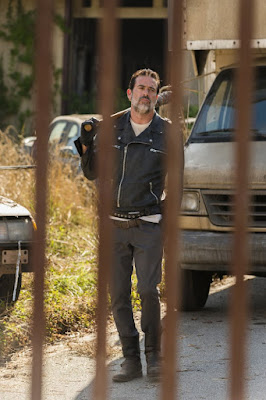 Image of Jeffrey Dean Morgan as Negan in The Walking Dead Season 7 (5)