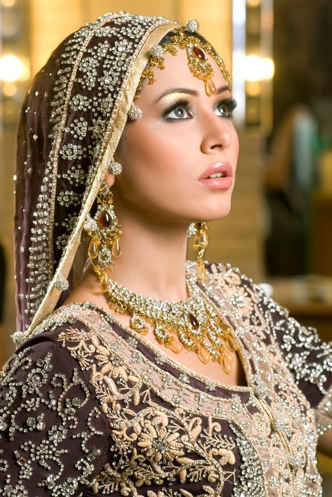 The most popular among these is the beautiful romantic bridal makeup