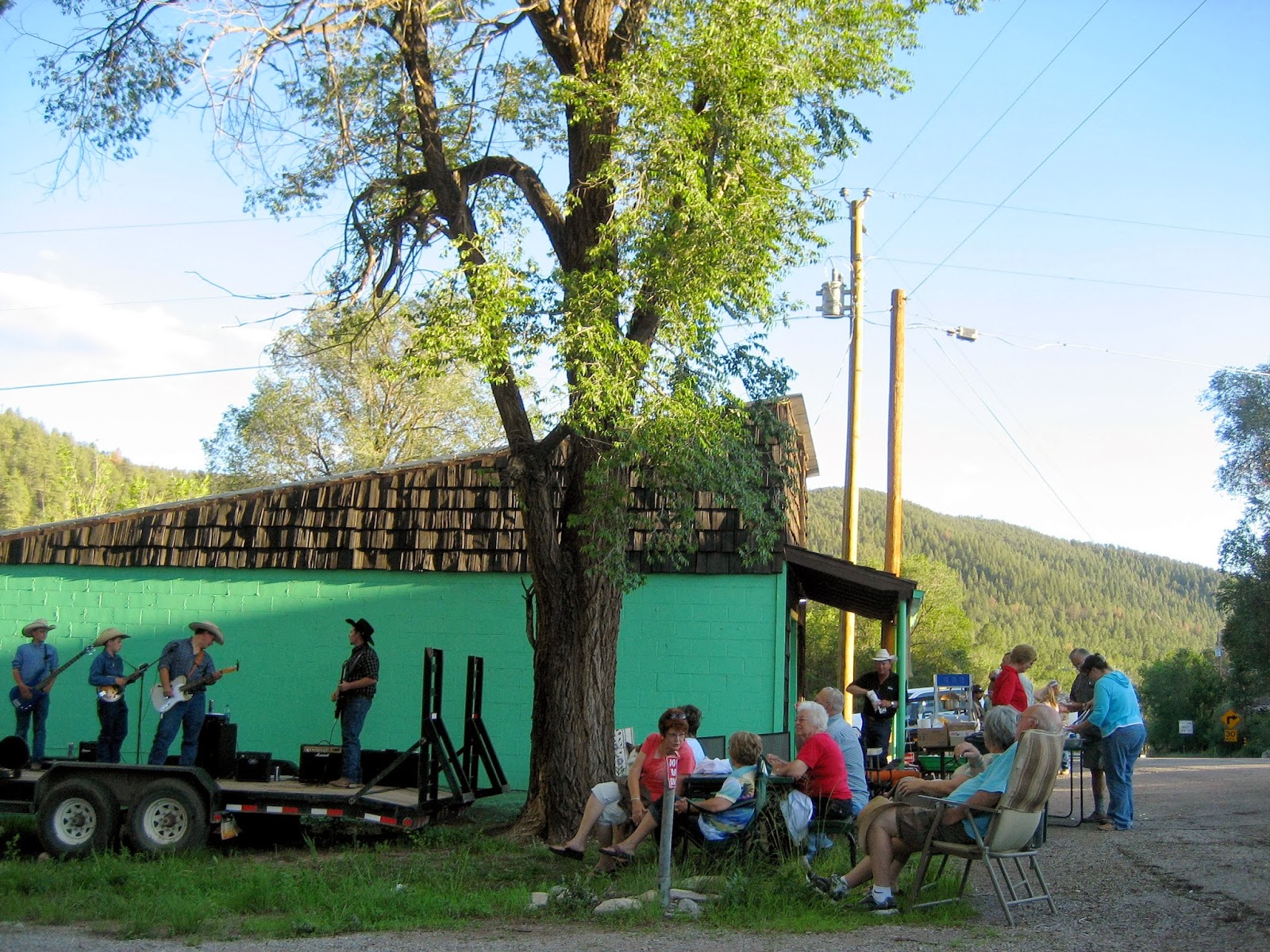 Living Rootless Mayhill, New Mexico A Bend in the Road