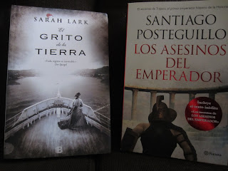 Libros El grito de la tierra y Los asesinos del emperador