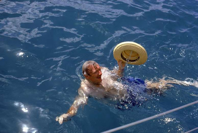 20 fotos vintage de celebridades na praia Elfandarilha