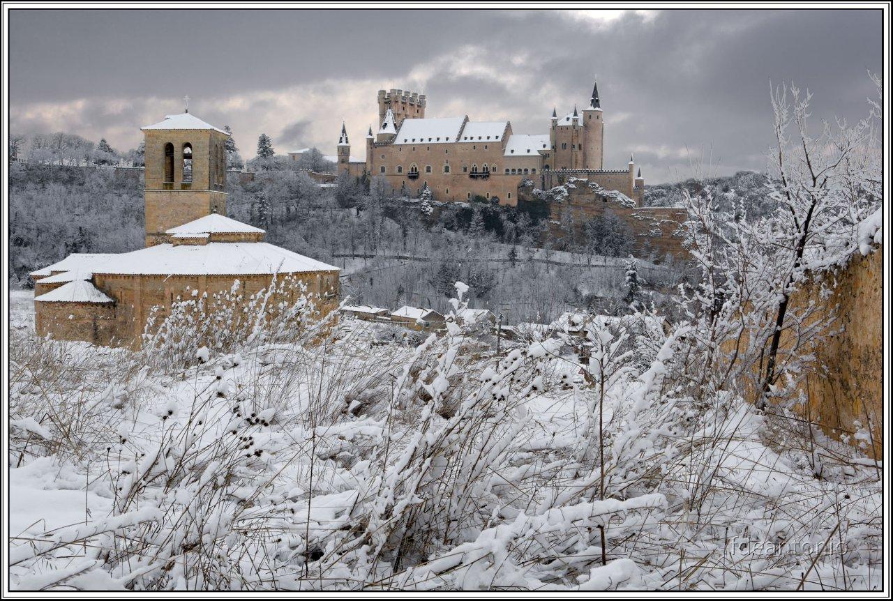 Poemas de un pediatra Alcázar de Segovia y Veracruz nevados.