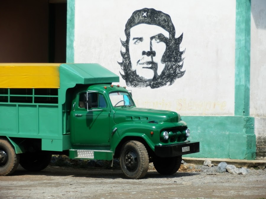 de-soroa-a-candelaria-por-la-carretera-central-y-un-camion-ruso-en-cuba