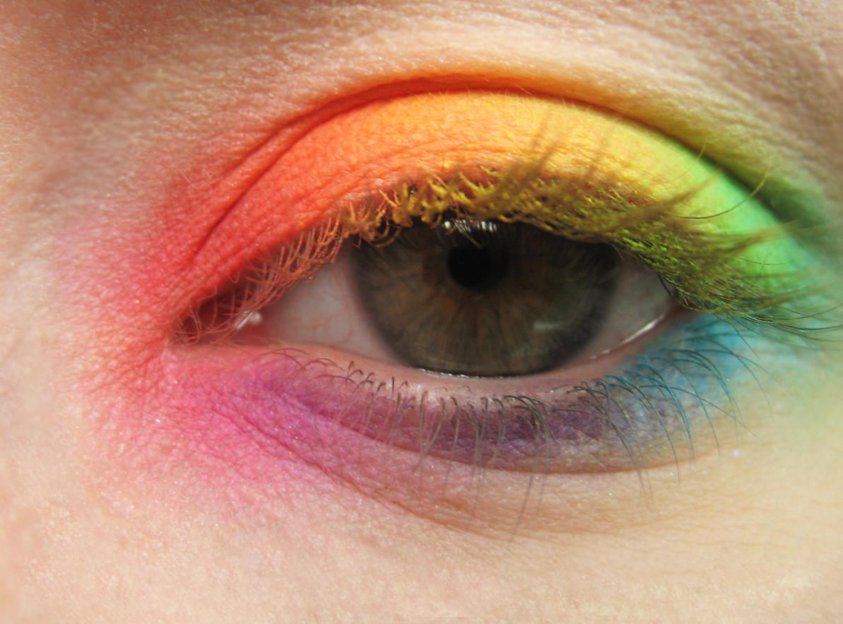 I photographed it without mascara or any black/grey first because I