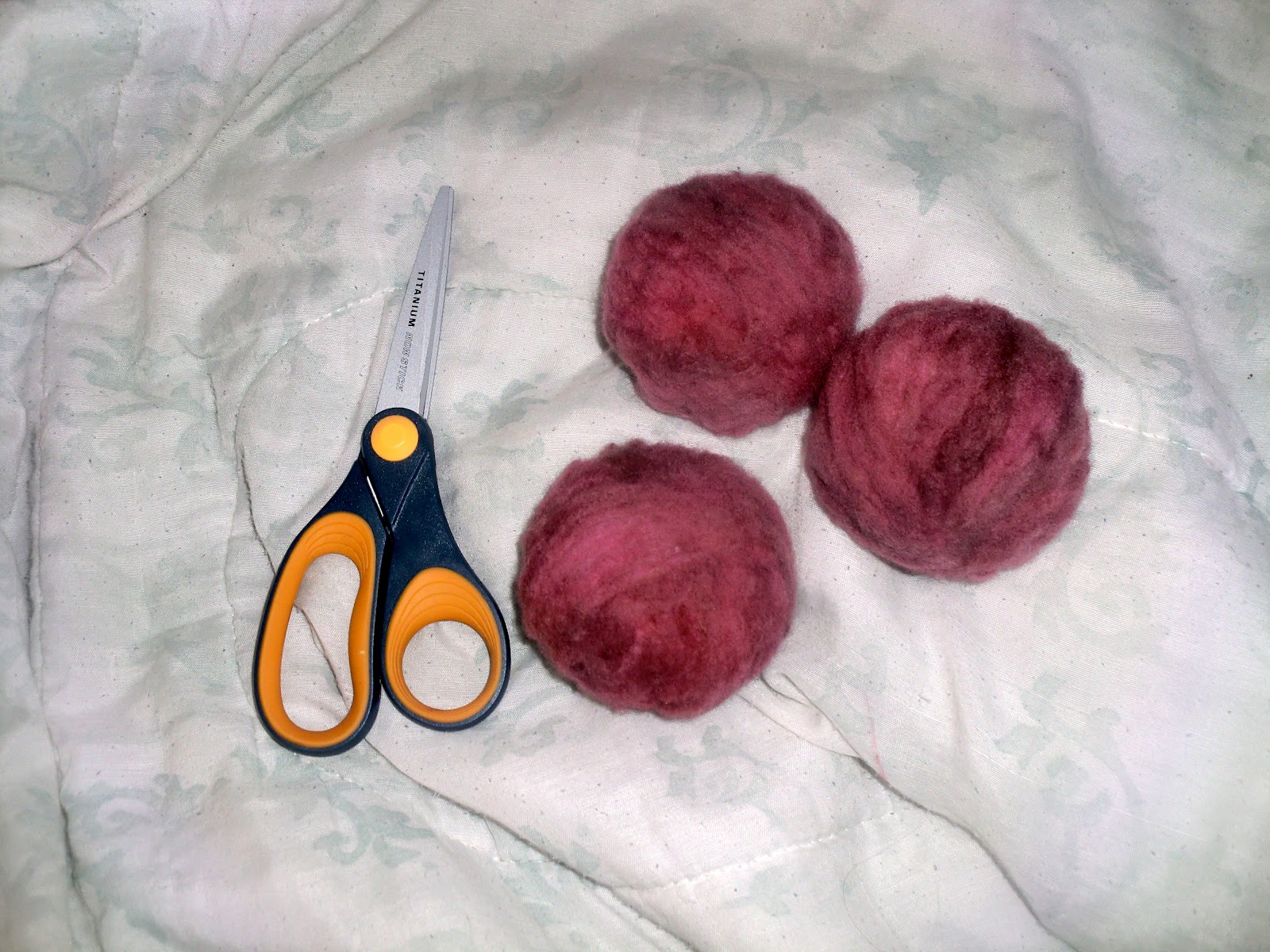 Lareliw Crafts Blog How To Tutorial How to Make Wool Dryer Balls From
