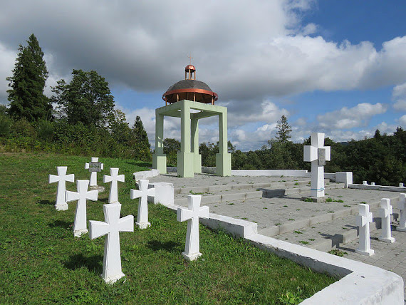 Ukraiński kompleks memorialny na Przełęczy Wereckiej/Tucholskiej.