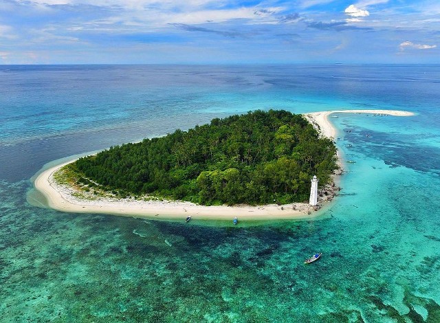 Pulau Lanjukang, Surga Terluar Kota Makassar - ARSY Tours & Travel