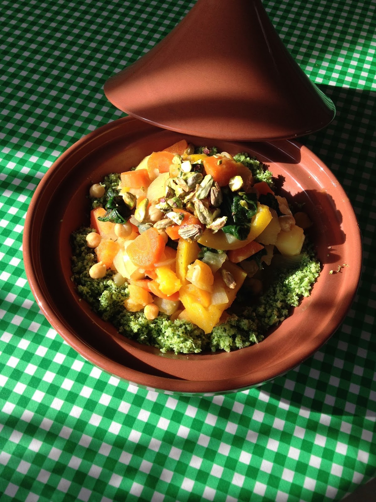 Tallore Groentetajine met couscous van broccoli