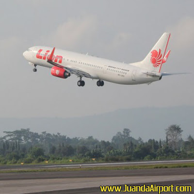 Surabaya Hujan & Angin Kencang, Penerbangan di Bandara Juanda Masih Aman Surabaya Hujan & Angin Kencang, Penerbangan di Bandara Juanda Masih Aman