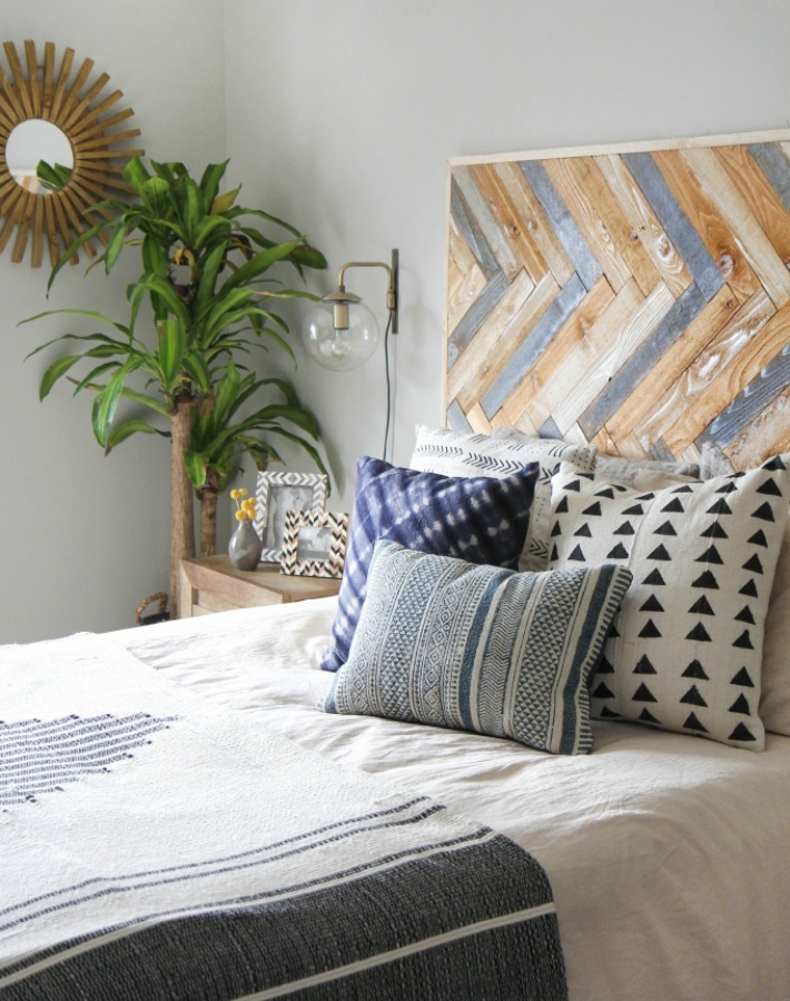 Antes y después de un dormitorio con aire colonial