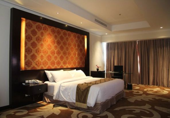 Download Perbaikan Alat Berat Mock Up Room Pada Proyek Gedung PSD Mockup Templates