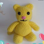 http://www.craftsy.com/pattern/crocheting/toy/simple-yellow-kitty/157242?rceId=1445282792823~efuj9ksq