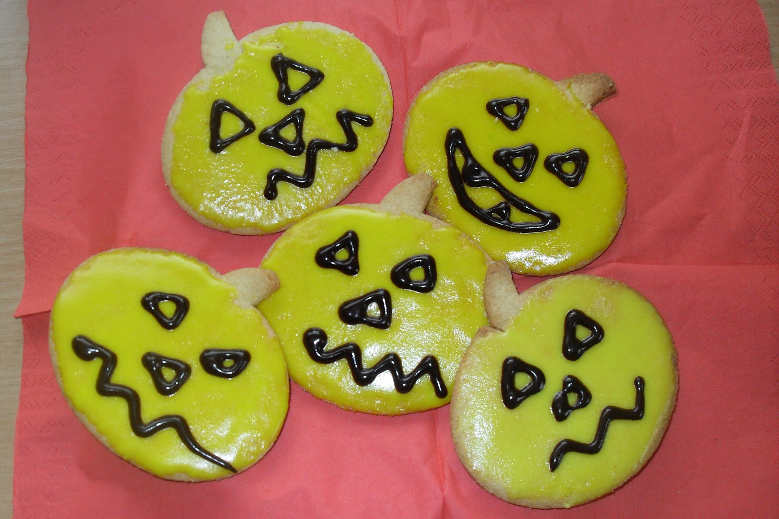 Sanna´s Hexenküche: Halloween Plätzchen