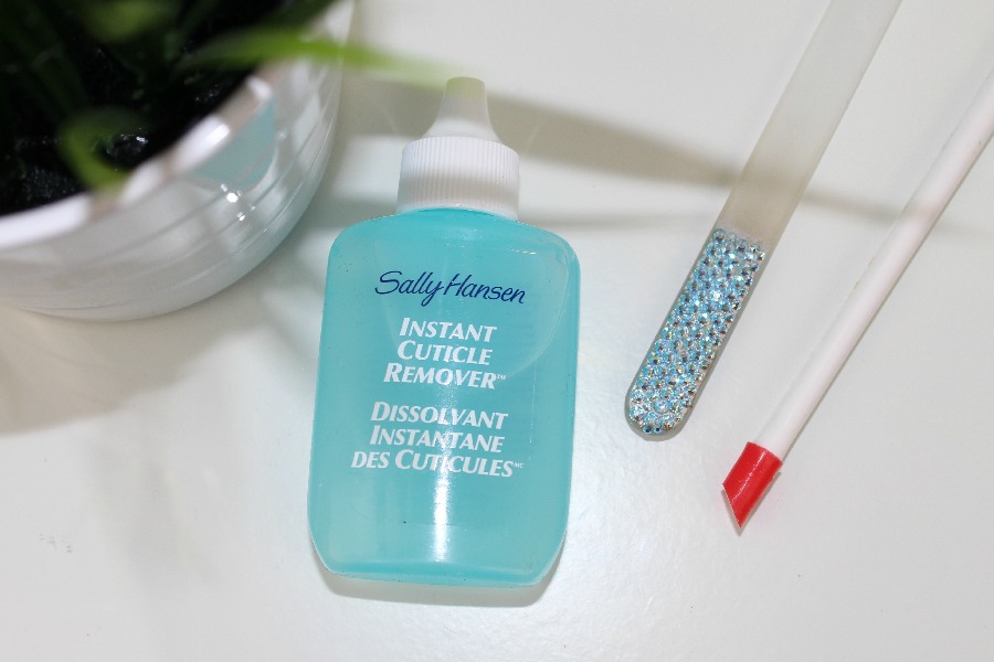 Sally Hansen Instant Cuticle Remover Review and Photos Pink Paradise