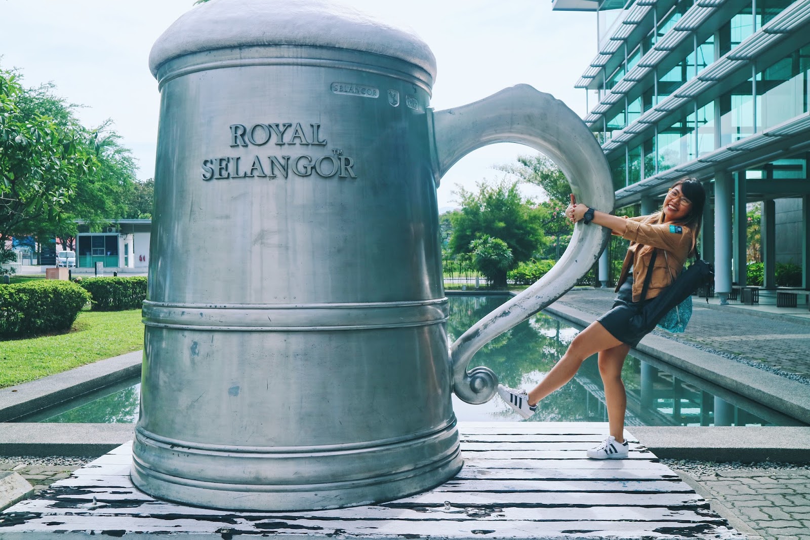 World's biggest pewter tankard - Royak Selangcor