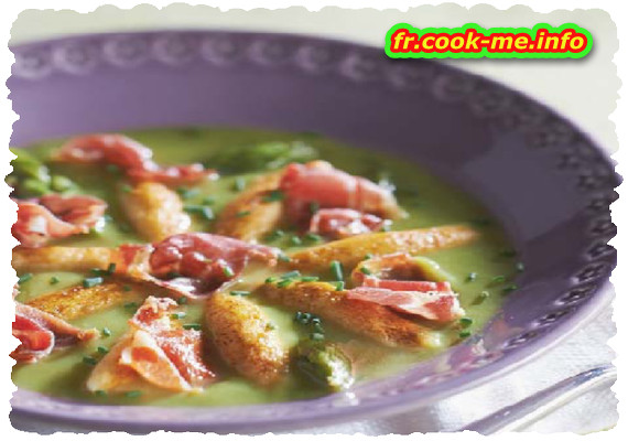 Velouté d’asperge verte aux miniquenelles à poêler et chips de jambon cru Velouté d’asperge verte aux miniquenelles à poêler et chips de jambon cru