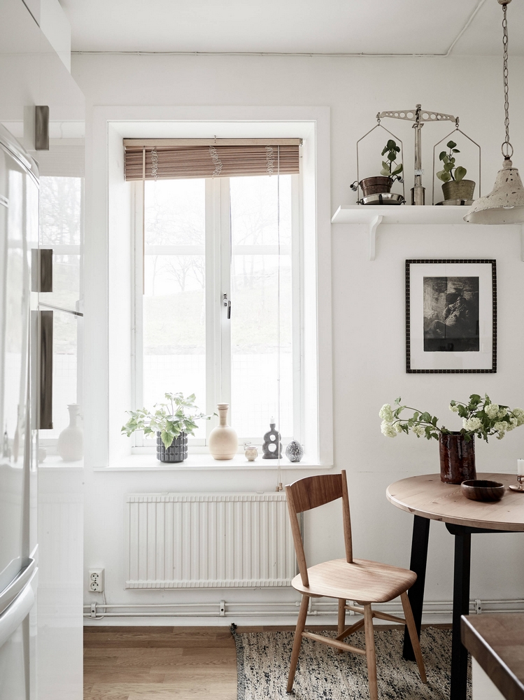 JOLIE ASSOCIATION DE COULEURS... BLANC, BRUN, BEIGE, NOIR ET VIEUX ROSE