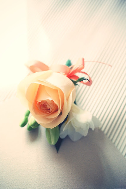 groom's rose corsage