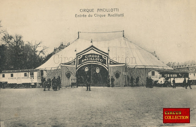 vue du chapiteau et de l'entrée du cirque, bordée de roulottes
