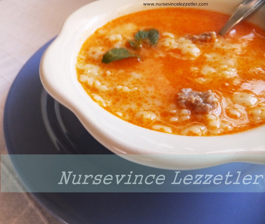 Terbiyeli Kıymalı Yıldız Şehriye Çorbası Tarifi Yemek Tarifleri