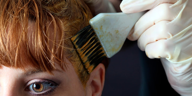 Le masque pour les cheveux les levains le kéfir loeuf et le miel