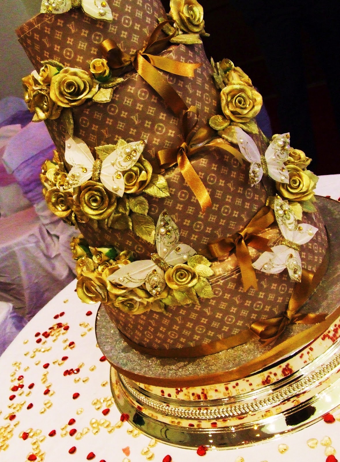 1906 - Louis Vuitton in 3 Tiers - Wedding Cakes, Fresh Bakery
