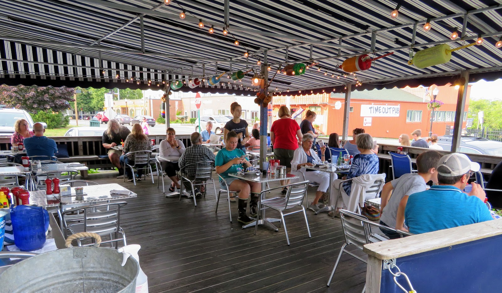 Big Daddy Dave Hill’s Seafood Co. and an Iconic Ice Cream Stand