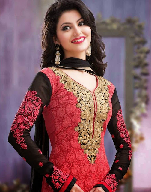 Urvashi Rautela HD Wallpapers Free Download
