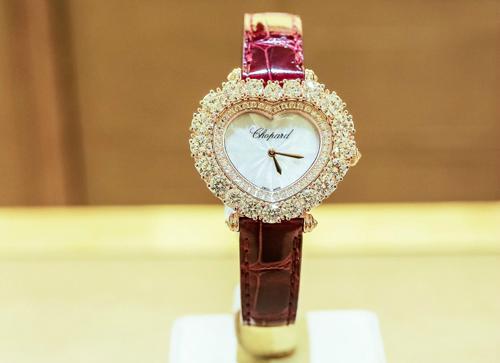 đồng hồ L’Heure du Diamant của chopard có giá gần 1,5 tỷ đồng hồ L’Heure du Diamant của chopard có giá gần 1,5 tỷ