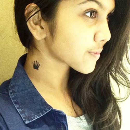 neck crown tattoo for girls boyun taç dövmesi bayan neck crown tattoo for girls boyun taç dövmesi bayan