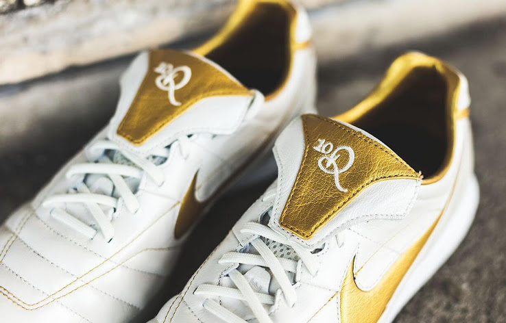 Llevar junio víctima White / Gold Nike Legend R10 Ronaldinho 2018 Boots Released - Footy  Headlines