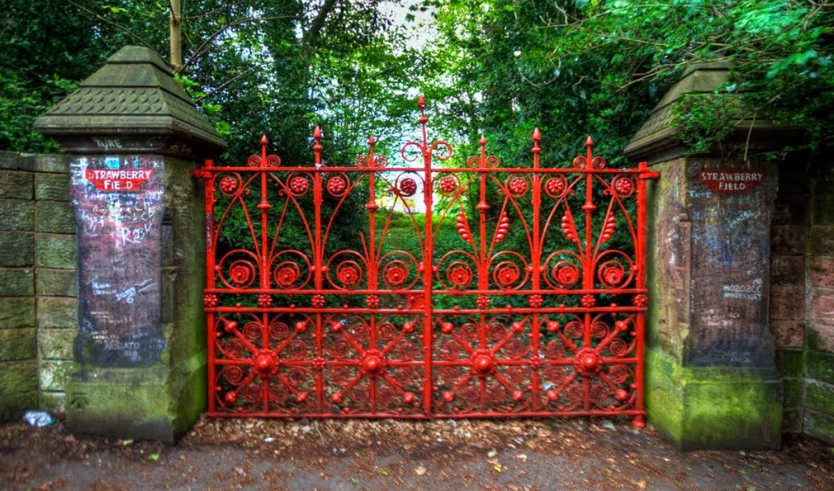 Strawberry_Field_gates-754243.jpg