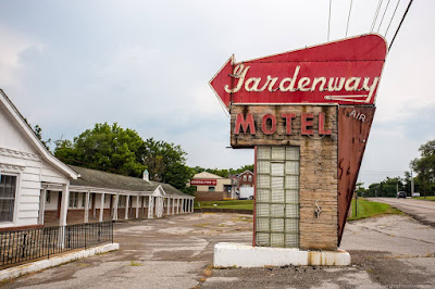 Route 66 Missouri - Gardenway motel_by_Laurence Norah Route 66 Missouri - Gardenway motel_by_Laurence Norah