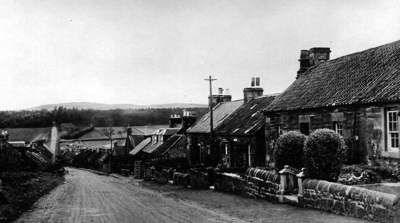 Tour Scotland Old Travel Blog Photograph Lower Main Street Strathkinness Fife Scotland