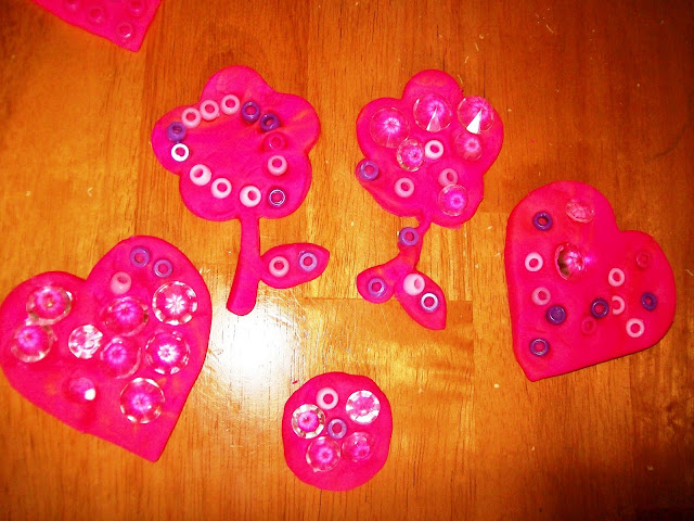 Play-Doh Beaded Flower & Hearts