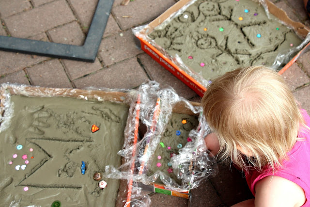 Keep it Beautiful Designs: DIY GARDEN STONES