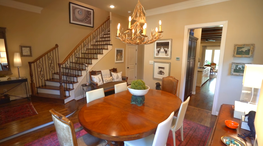 15 Photos vs. Tour 419 Oxford St, Houston Home Interior Design