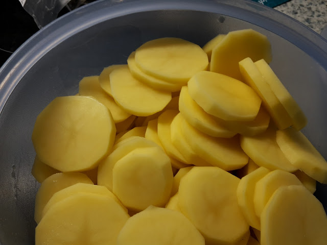 Biancas Just Cook: Kartoffel-Fenchel-Gratin nach Jamie..... Biancas Just Cook: Kartoffel-Fenchel-Gratin nach Jamie.....