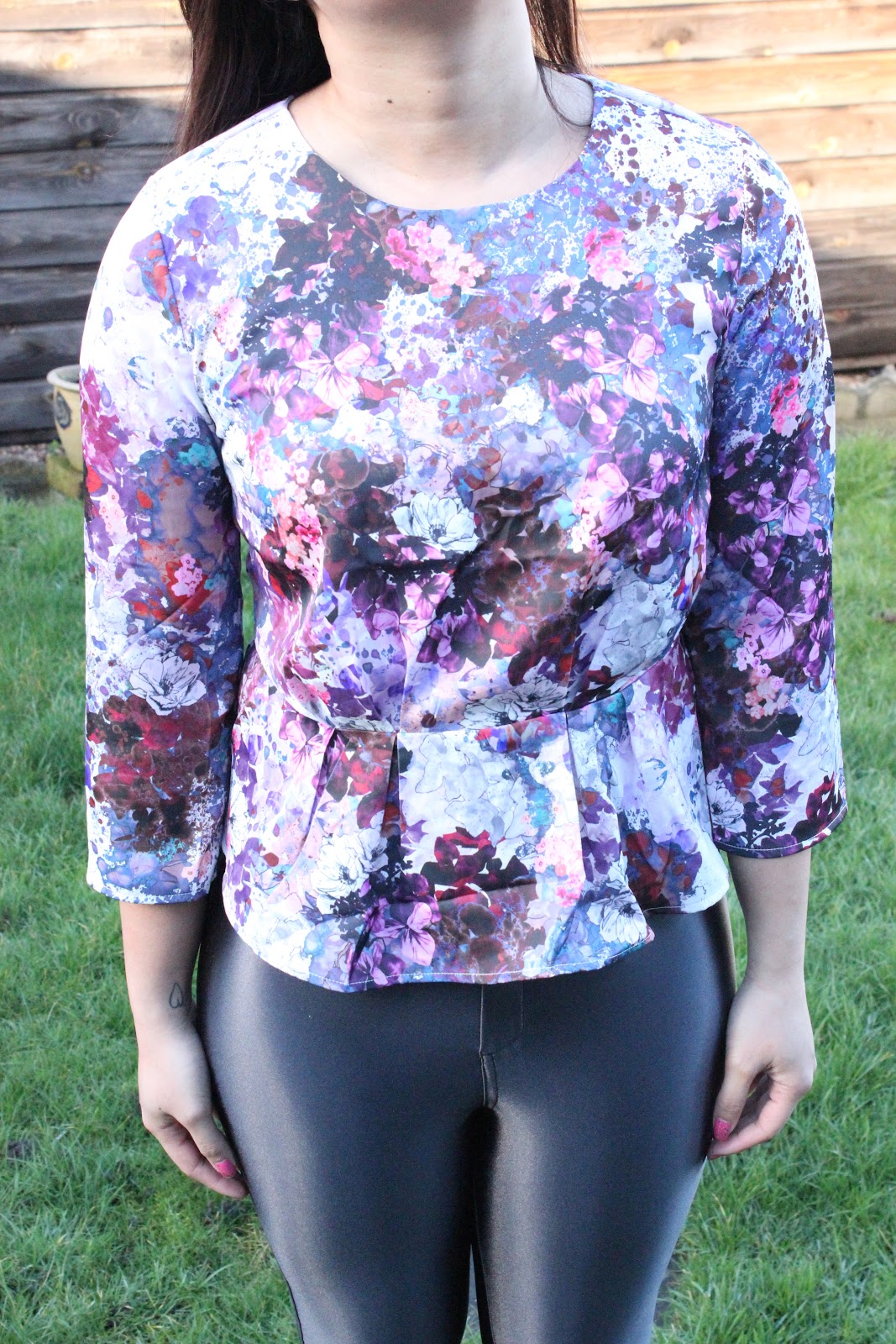 OUTFIT - Floral Top and Disco Pants 
