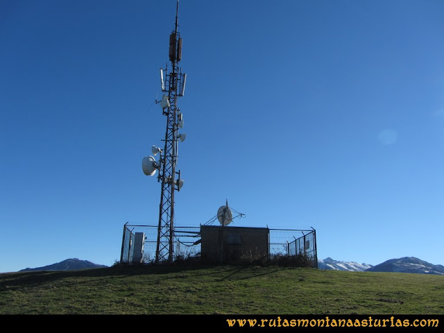 Area Buyera, picos Grandamiana y Plantón: Antenas en el Canto la Cruz
